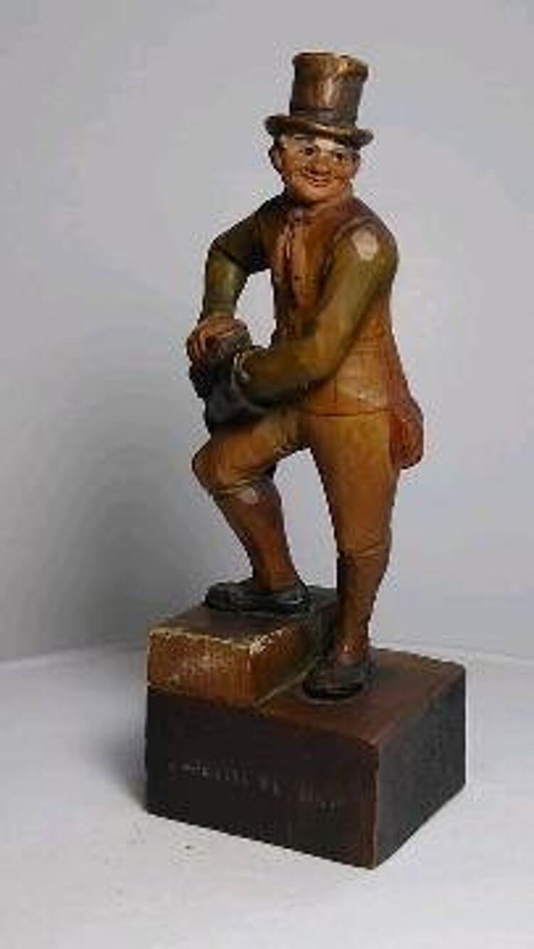 ANRI Sam Weller Hand-Carved Wood Figurine Gentleman Shoe Shiner Folk Art 5"